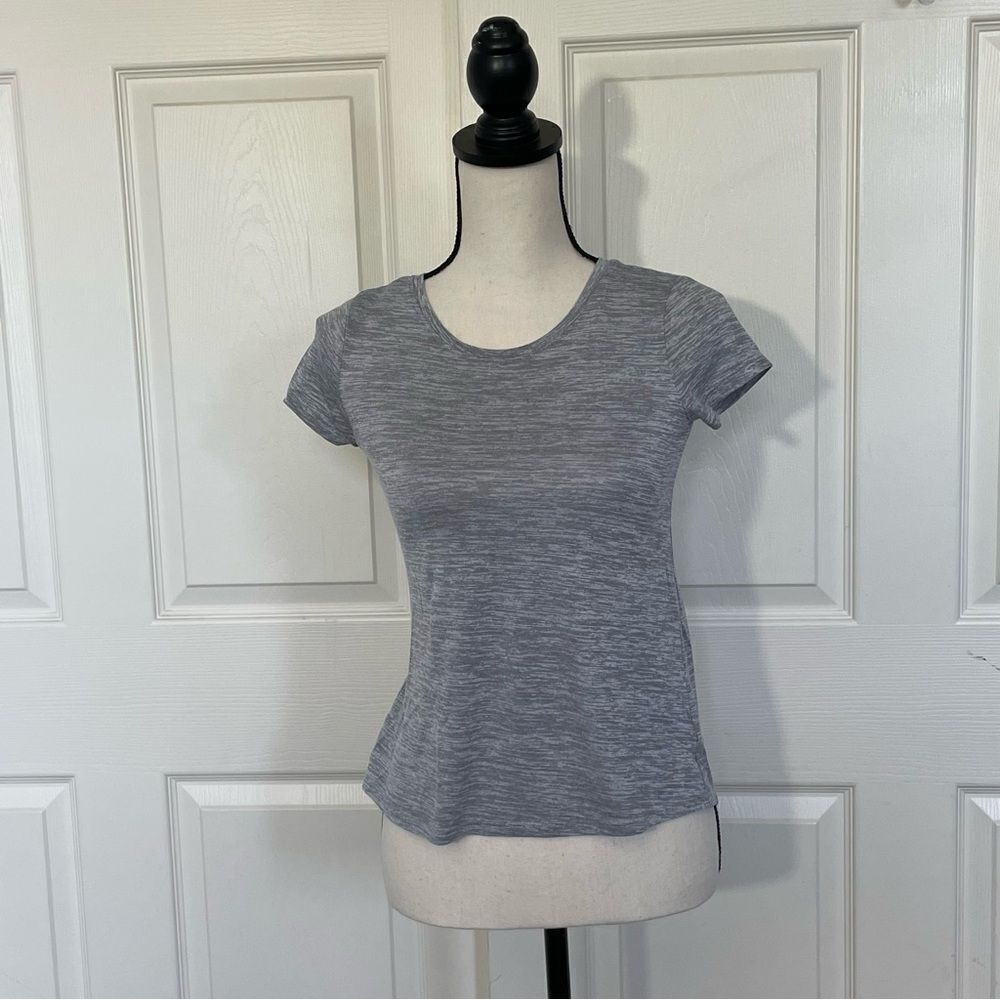 Old Navy Active Go-Dry Girls Short Sleeve T-Shirt, Large (10/12)